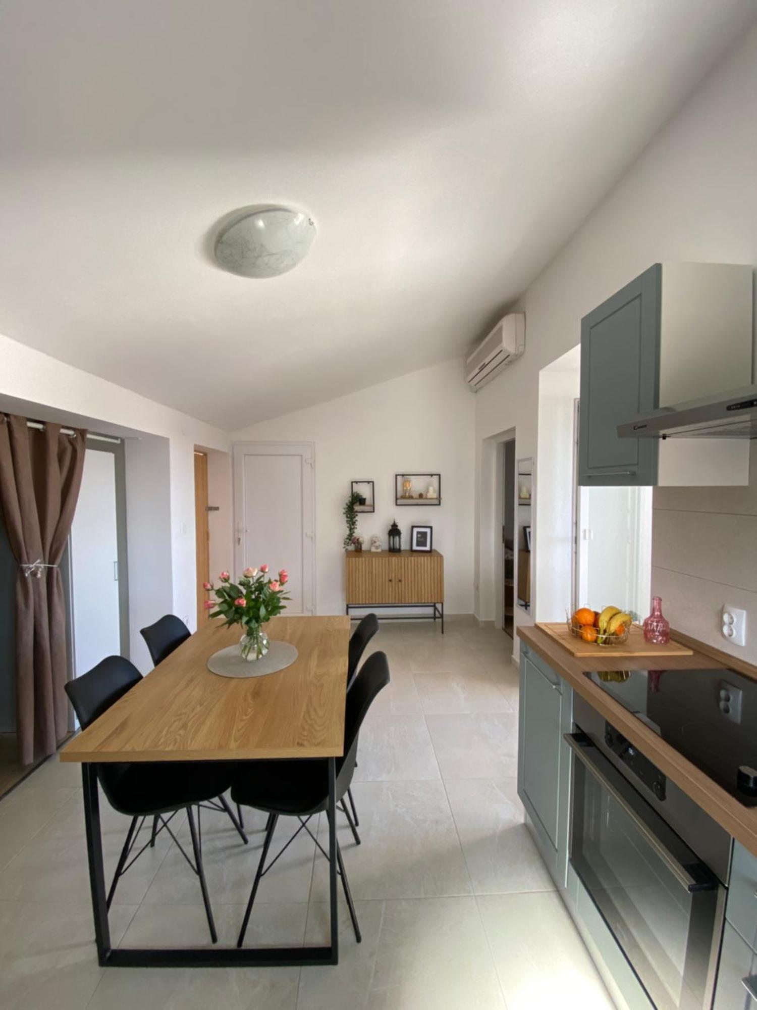 Apartments Jozephine Pula Exterior photo