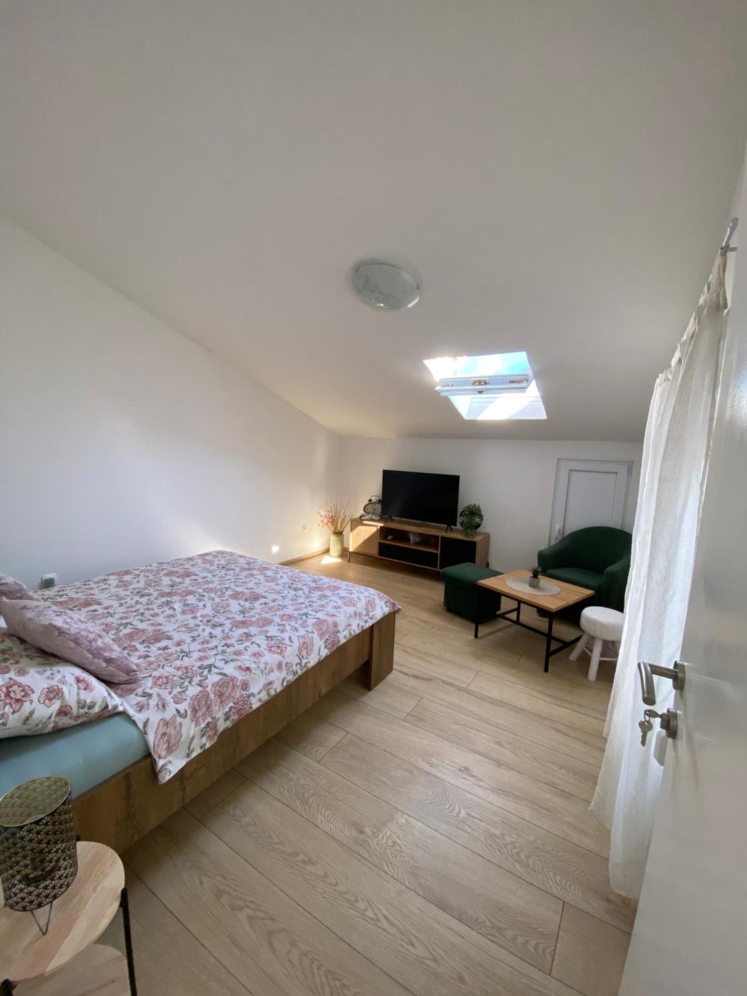 Apartments Jozephine Pula Exterior photo